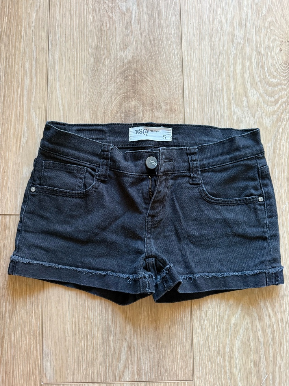 RSQ Black Frayed Hem Denim Jean Shorts Frayed Cuff Hem Y2k